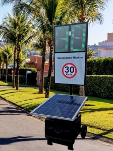 Foto Lombada Móvel Por Radar